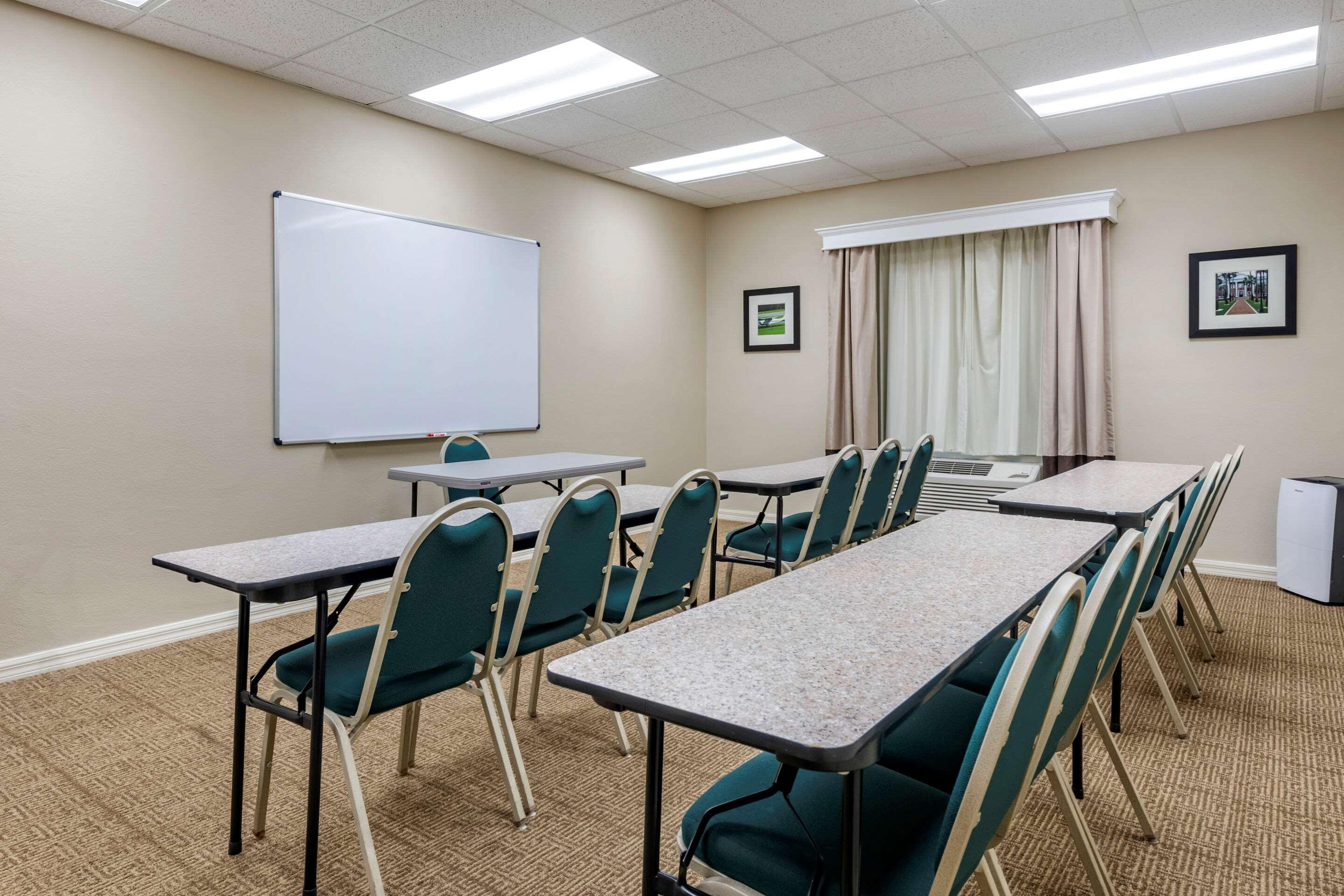 Comfort Inn & Suites Deland - Near University Екстериор снимка