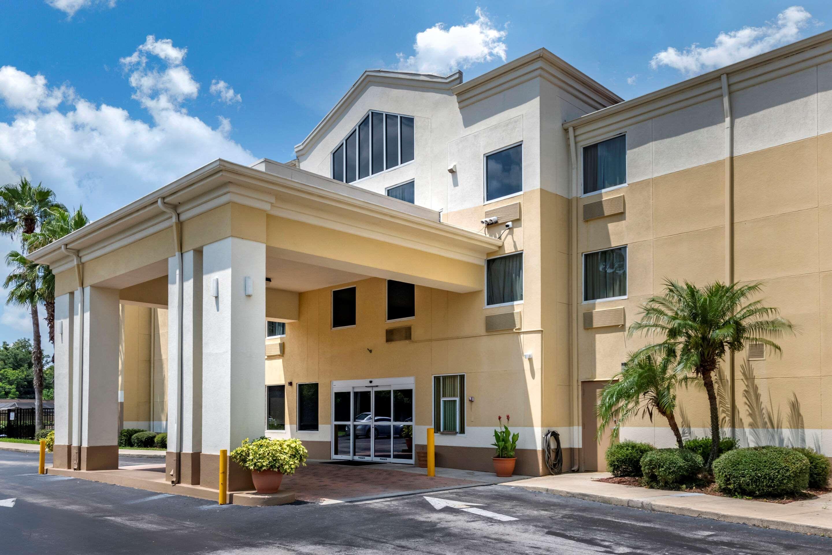 Comfort Inn & Suites Deland - Near University Екстериор снимка